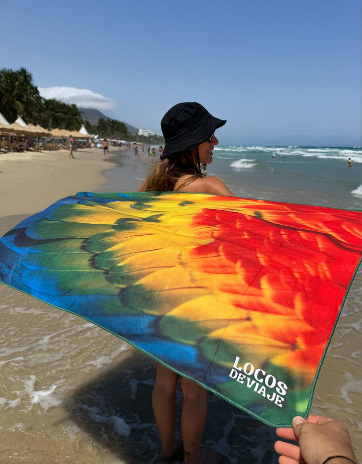 Toalla de Microfibra Mediana - Plumas | Dos Locos de Viaje